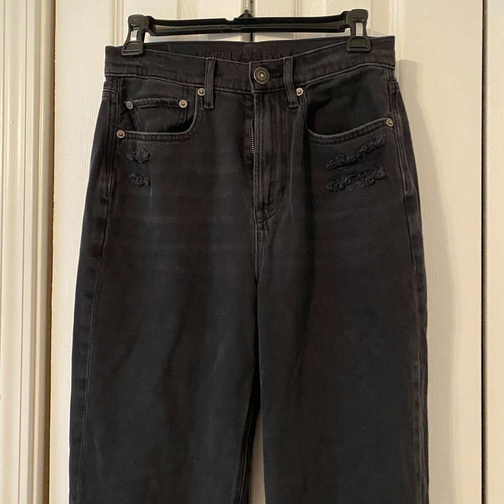 Black American Eagle High Rise Mom Jeans